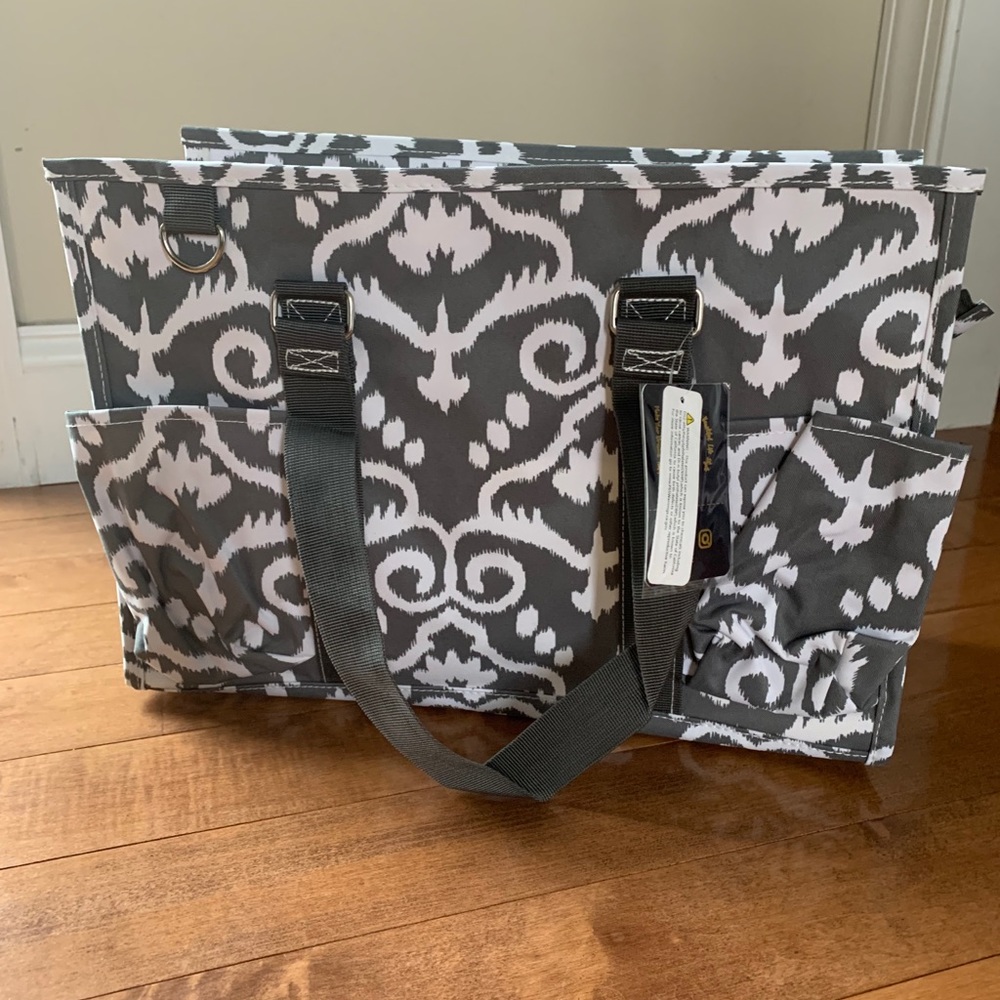 NGIL Gray/white medium tote NWT